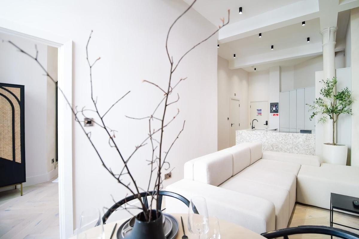 Japandi By The Heim Residences Манчестер Экстерьер фото