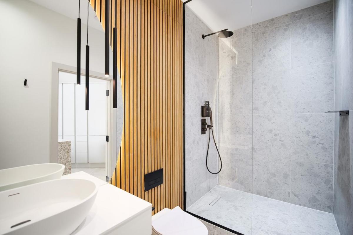 Japandi By The Heim Residences Манчестер Экстерьер фото